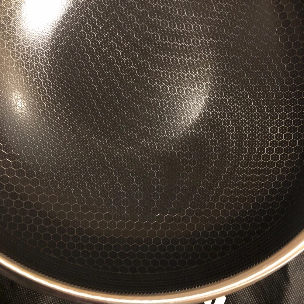 HexClad Hybrid Nonstick 12-Inch Wok Cookware with 12 inch Lid - Picture 6 of 13
